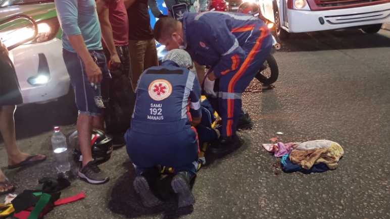 Idoso é atropelado em faixa de pedestres no Tancredo Neves; motorista foge 