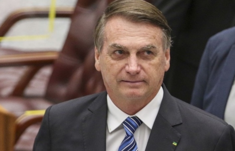 Bolsonaro vai ao Senado e defende anistia para condenados do 8/1 e para si mesmo