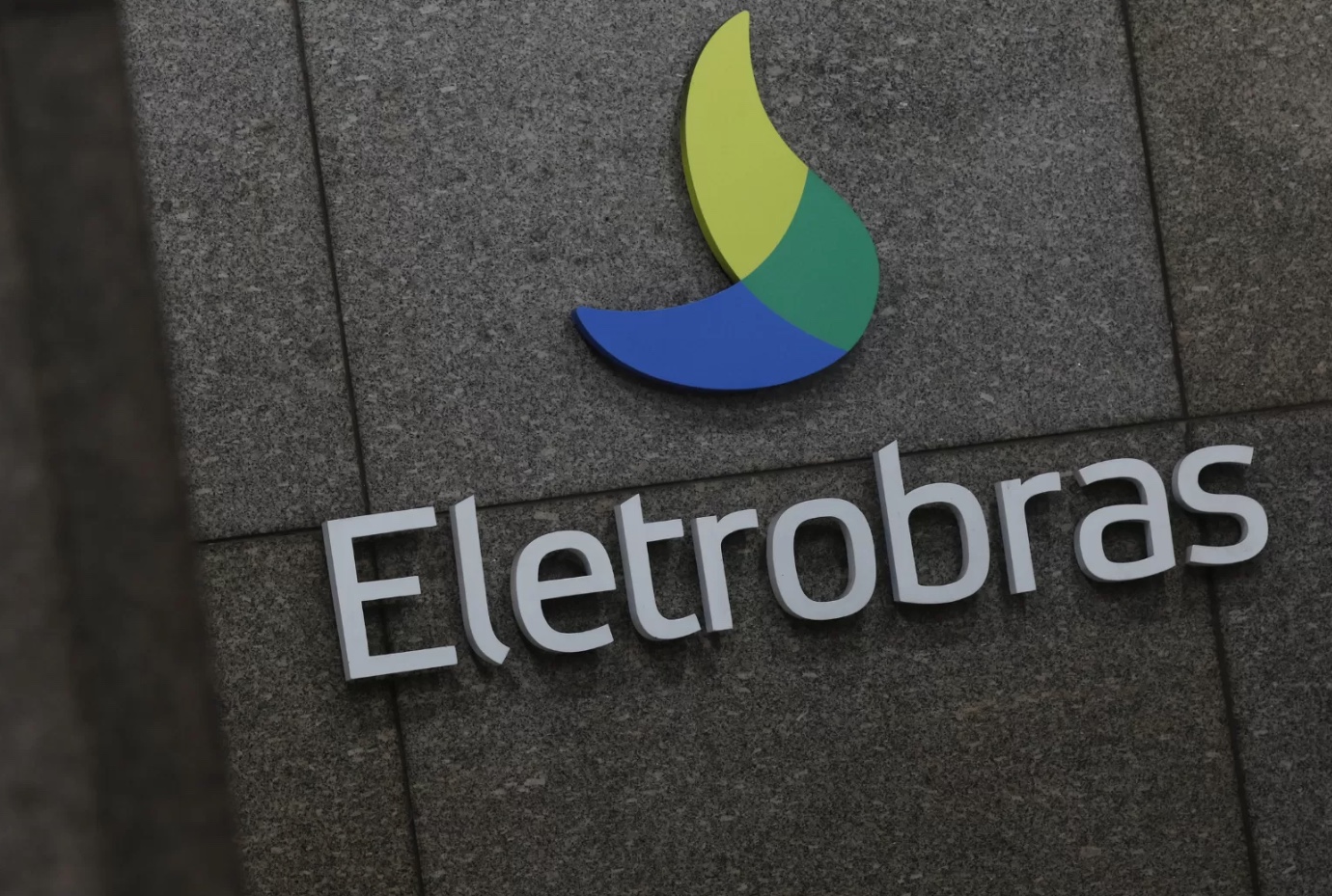 Eletrobras expõe motivos para entrar com ações contra magistrados afastados do Amazonas