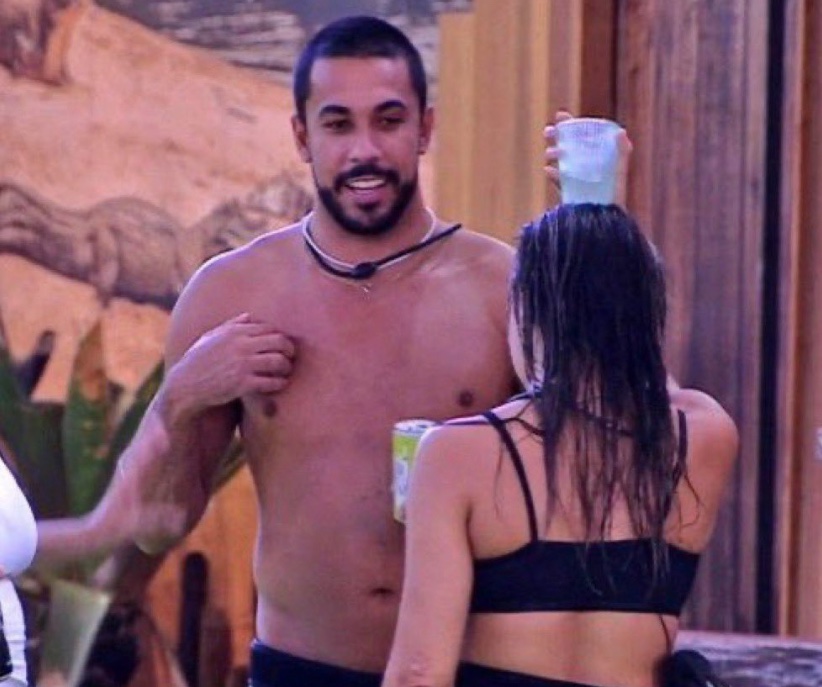 Expulso? Maike e Renata são chamados ao confessionário após episódio polêmico 