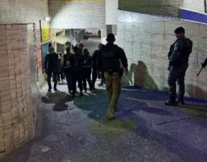 "Cliente" é preso ao sair de motel após fazer programa com garota de 15 anos no Jorge Teixeira