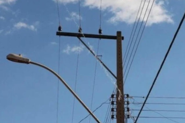 Amazonas Energia indenizará homem por choque ao pegar pipa na rede elétrica