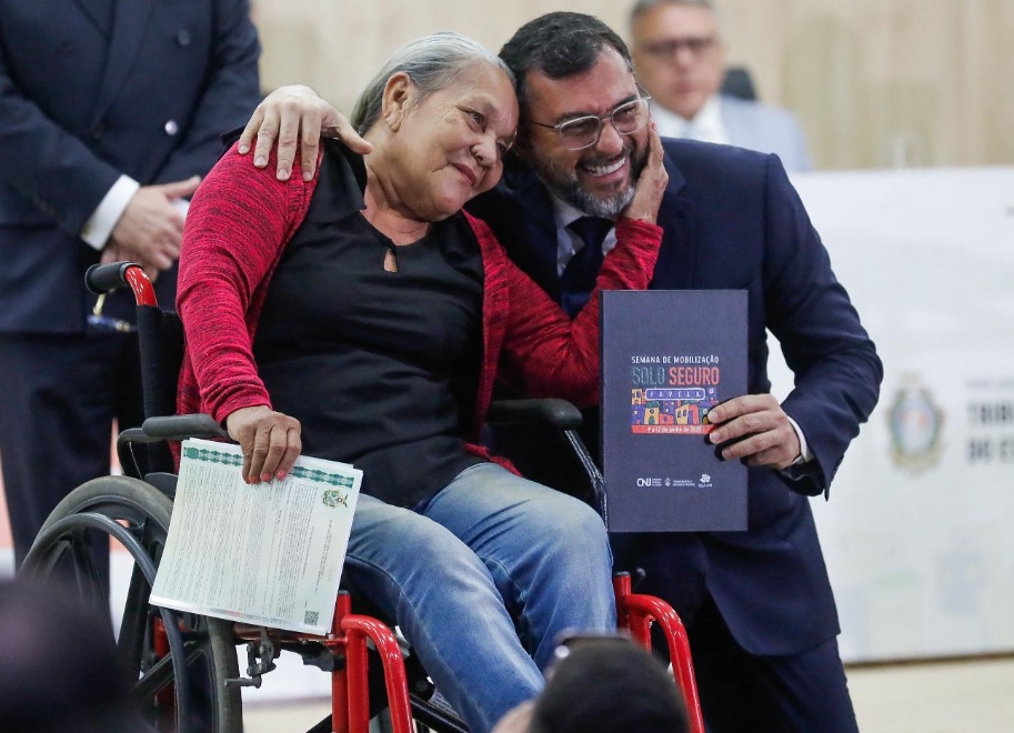 Ação com Wilson Lima garante títulos de terra para famílias na "Semana Solo Seguro"