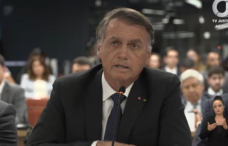 Bolsonaro chama de 'malucos' apoiadores em acampamentos após a eleição de 2022