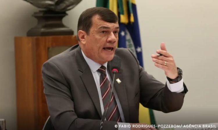 Ex-ministro da Defesa vai a julgamento por acusação de omissão contra planos golpistas de Bolsonaro