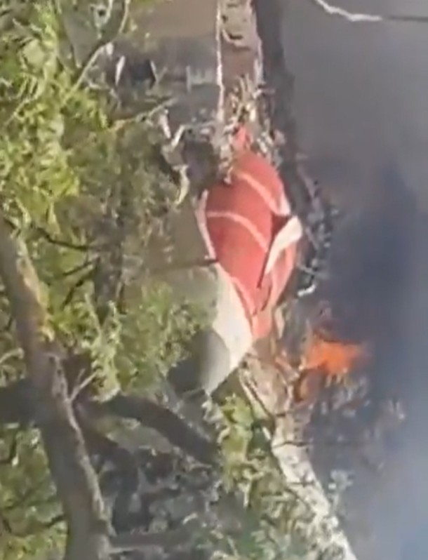 Avião com mais 240 pessoas cai na Índia minutos após decolar