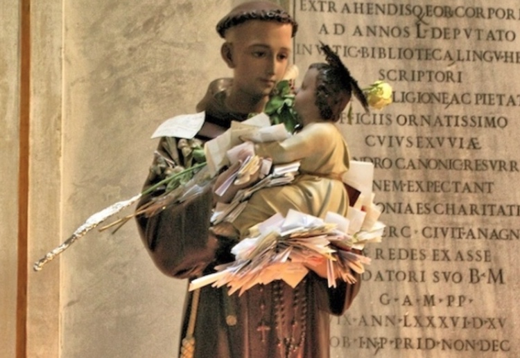 Dia de Santo Antônio: confira as simpatias mais populares para conseguir um amor
