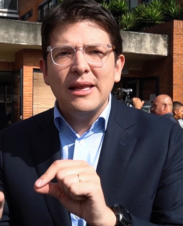 Pré-candidato à presidência da Colômbia, Miguel Uribe morre após ataque