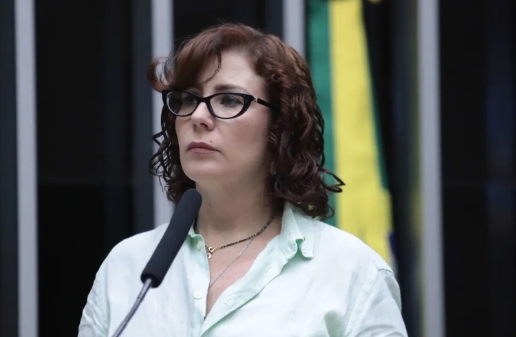 Pedido de vista na CCJ adia votação da cassação do mandato de Carla Zambelli