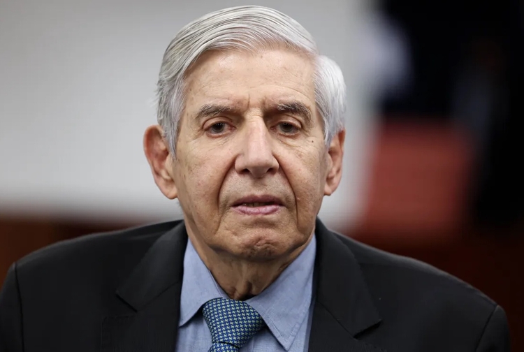 Moraes concede prisão domiciliar ao general Augusto Heleno por razões de saúde