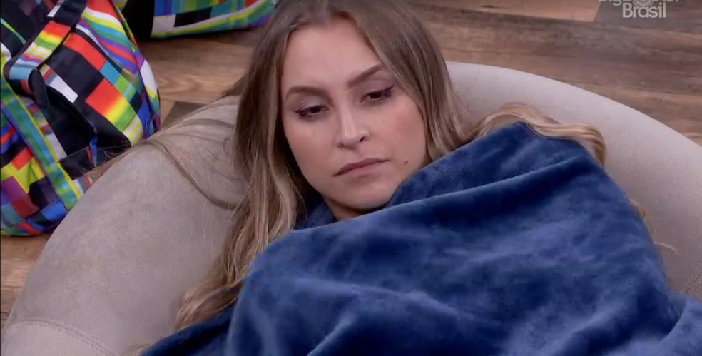 Carla Diaz ouve Gil falar mal de Juliette: 'falso'