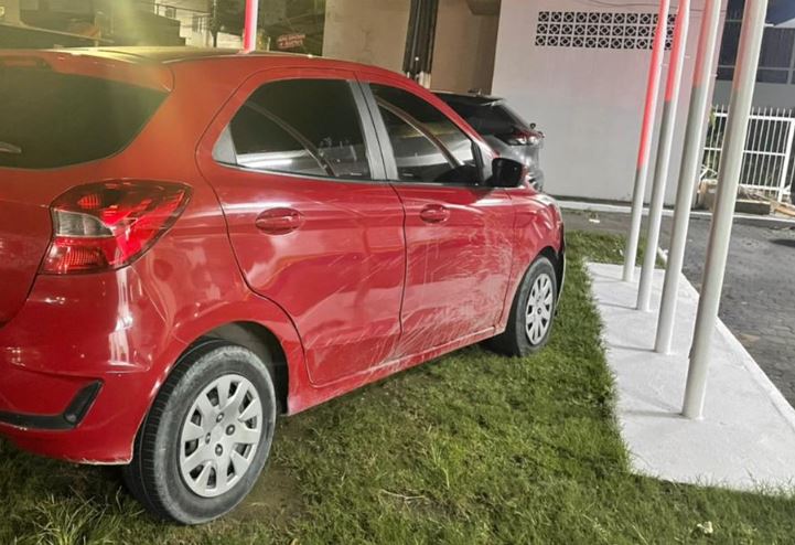 Casal é detido em carro supostamente usado em morte de irmãos em Manaus