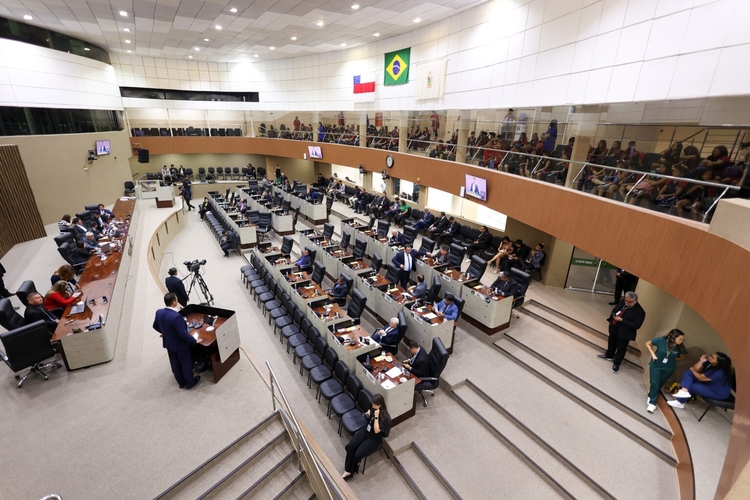 Adiamento da CPI da Semcom está em discussão 