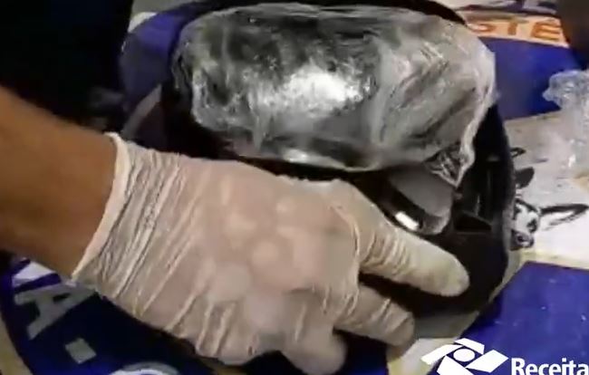 Drogas e remédios à base de maconha são apreendidos em encomendas dos Correios em Manaus