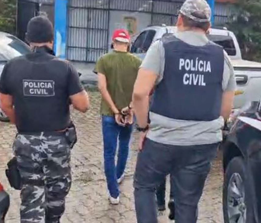 Homem que tentou matar amiga por ciúmes na frente do filho de 4 anos é preso em Manaus 