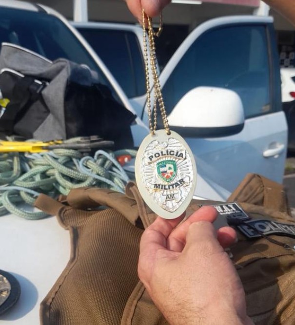 Policial conhecida como "Vivi Extorsão" tem prisão decretada após roubo em Manaus