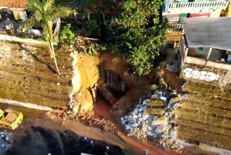 Bairros continuam sem água quase 24h após vazamento em rede de distribuição em Manaus