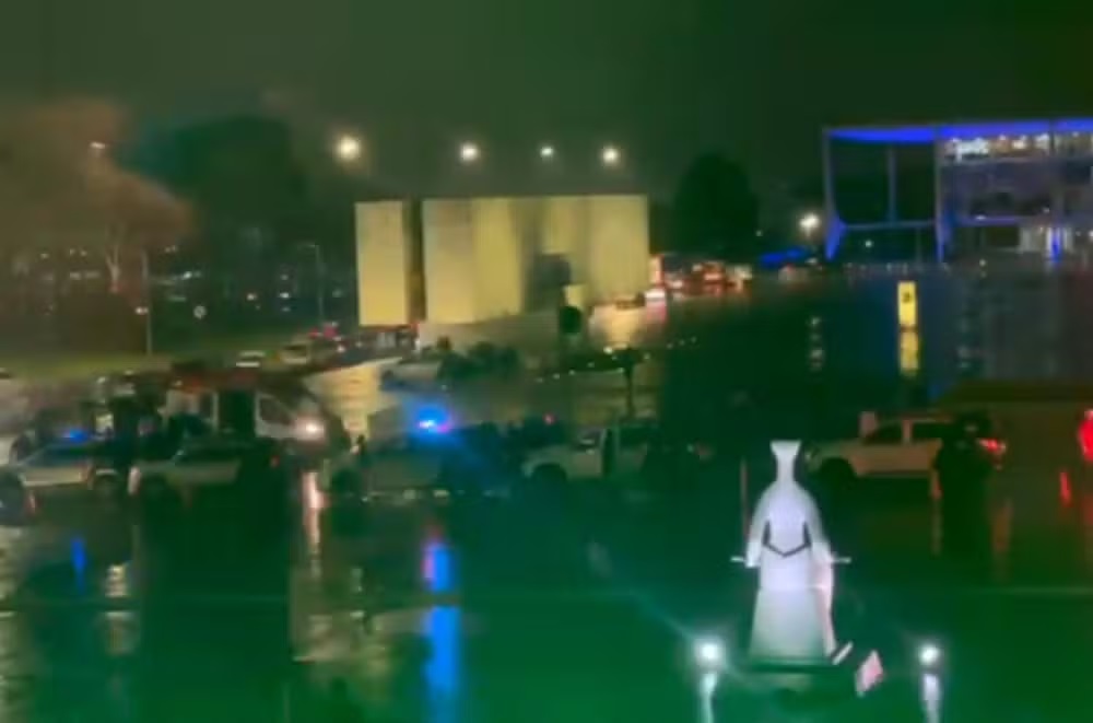 Explosões em frente ao STF deixam uma pessoa morta