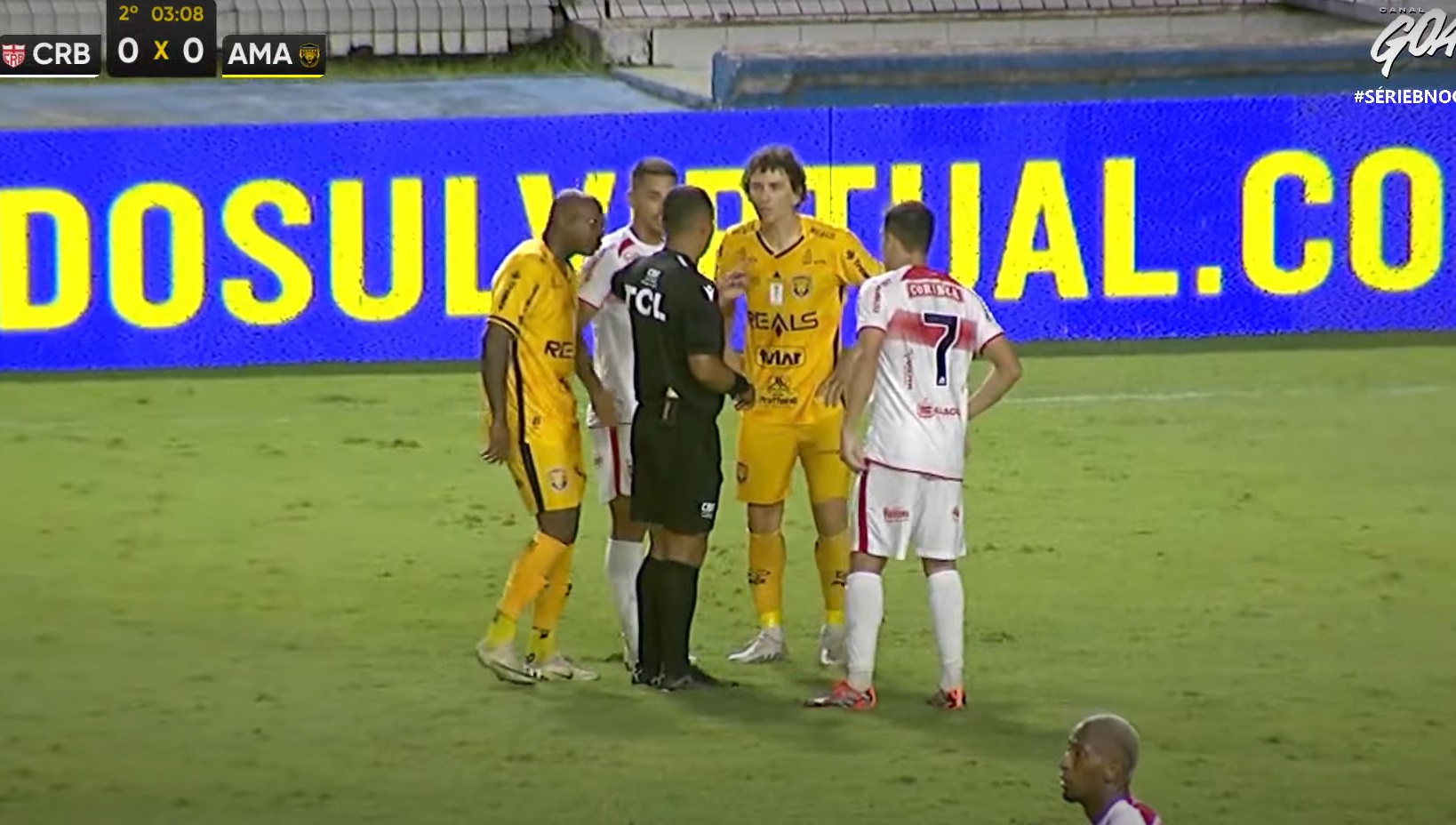 Série B: Fabiano é expulso e Amazonas fica com um a menos fora de casa