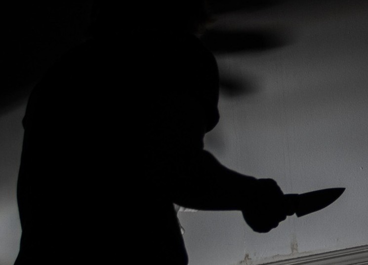 Homem é preso por esfaquear namorado durante crise de ciúmes no Japiim