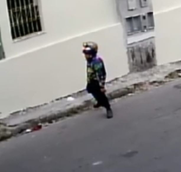 Justiça mantém prisão de motociclista que se masturbava na frente de adolescentes em Manaus