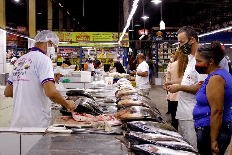 Comércios, hospitais e mais: Veja como fica os serviços durante o feriadão em Manaus