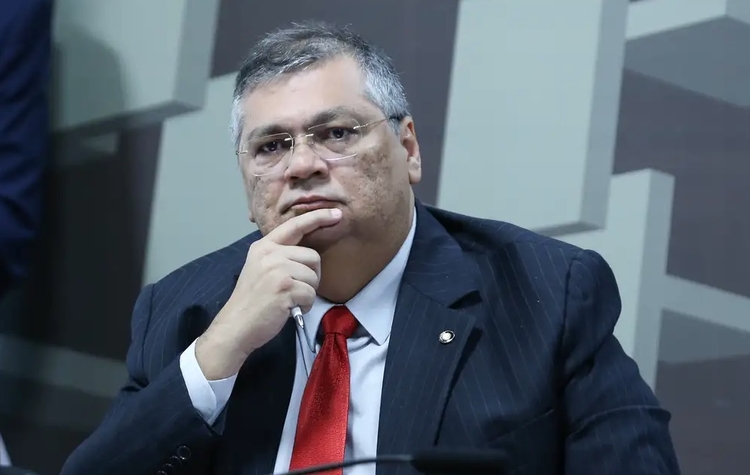 STF cobra explicações sobre lei que veda linguagem neutra em escolas do Amazonas