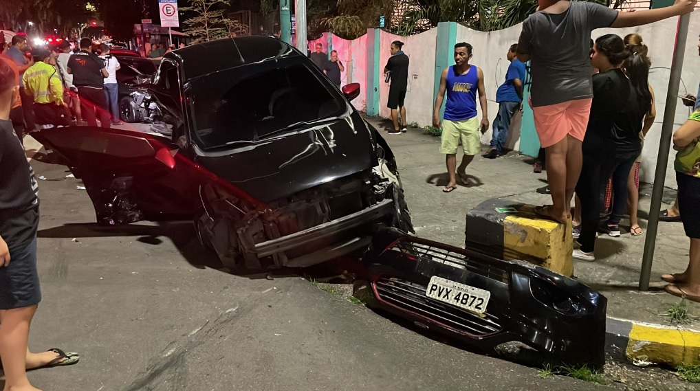 Motorista de App e passageira foram arremessados de carro em acidente com BMW em Manaus