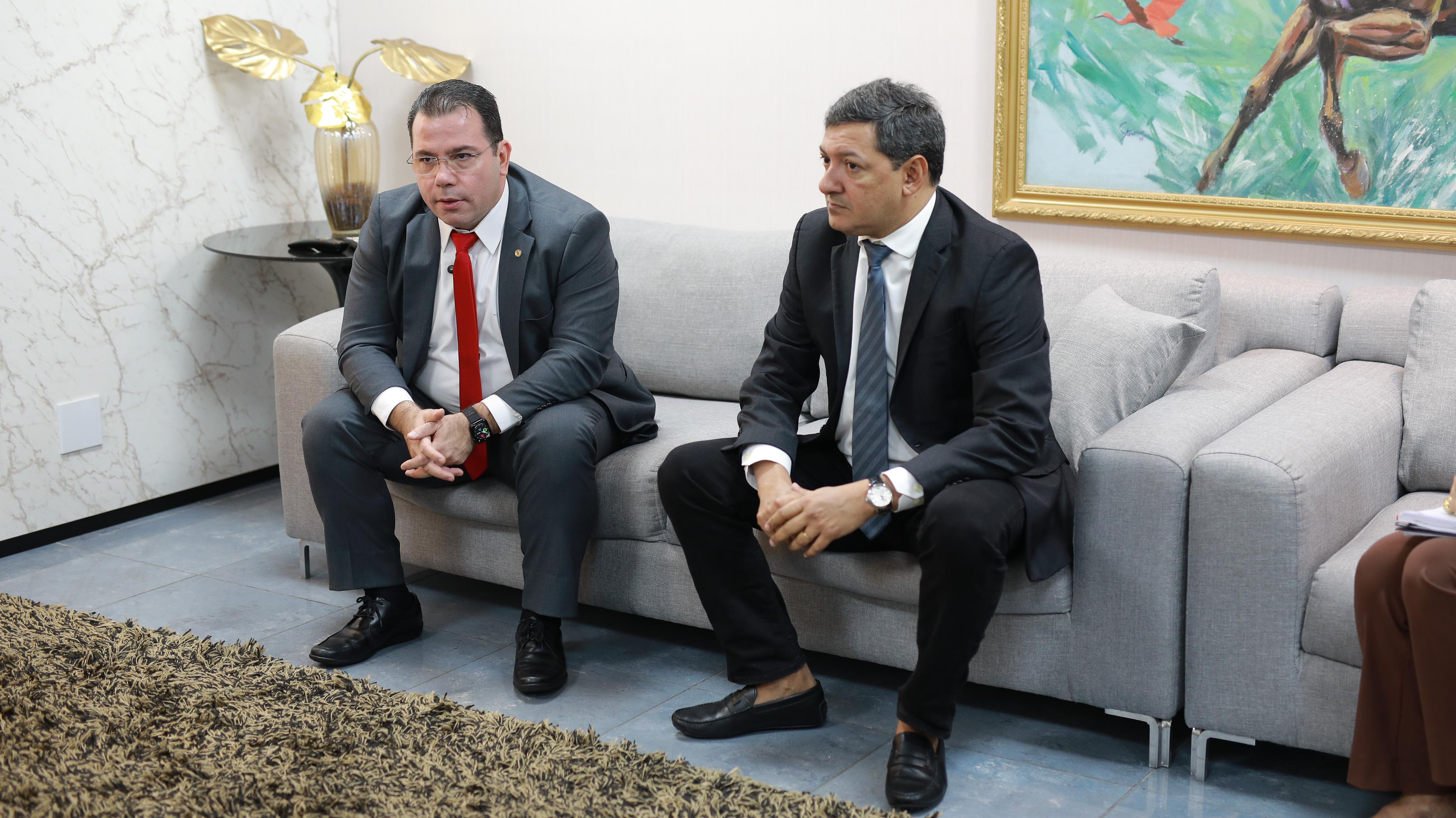 Deputado agenda reunião com a Seduc-AM para discutir atraso salarial de trabalhadores dos serviços gerais