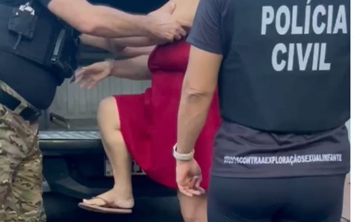 Mulher é presa por estuprar vizinho de 8 anos em Manaus: "fazia enxirimento"