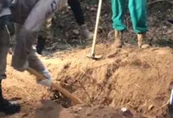 Decapitado, corpo de jovem desaparecida é encontrado em cova rasa