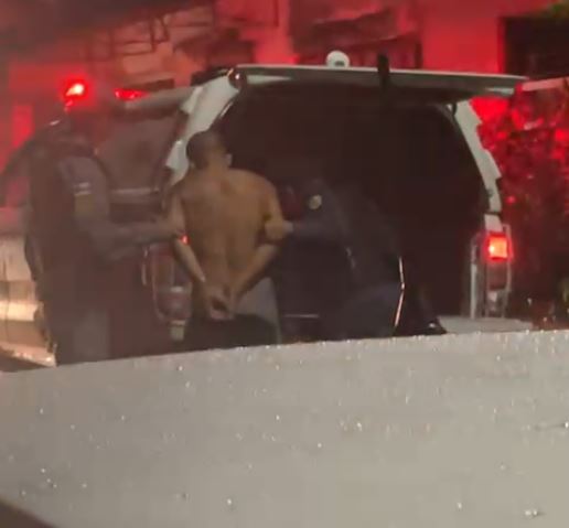 Endiabrado, homem é preso após matar cadela e ameaçar ex e cunhada em Manaus