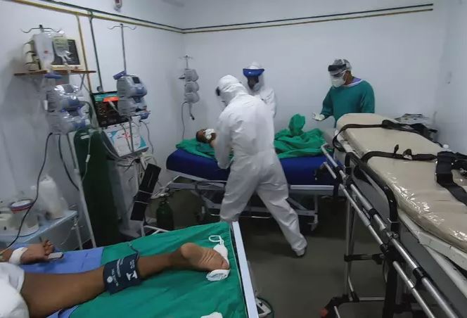 Médico é afastado após desligar oxigênio de pacientes com covid no Amazonas