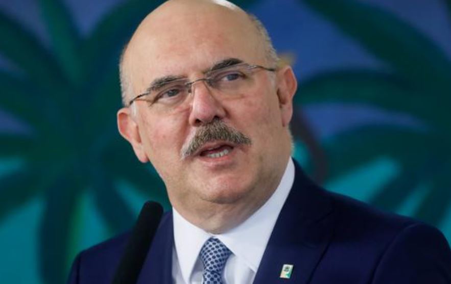 Ex-ministro Milton Ribeiro é preso durante Operação 'Acesso Pago' da PF