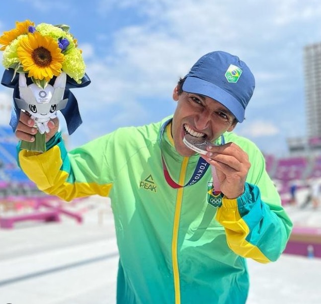 Skatista Kelvin Hoefler é prata em Tóquio, primeira medalha brasileira nas Olimpíadas