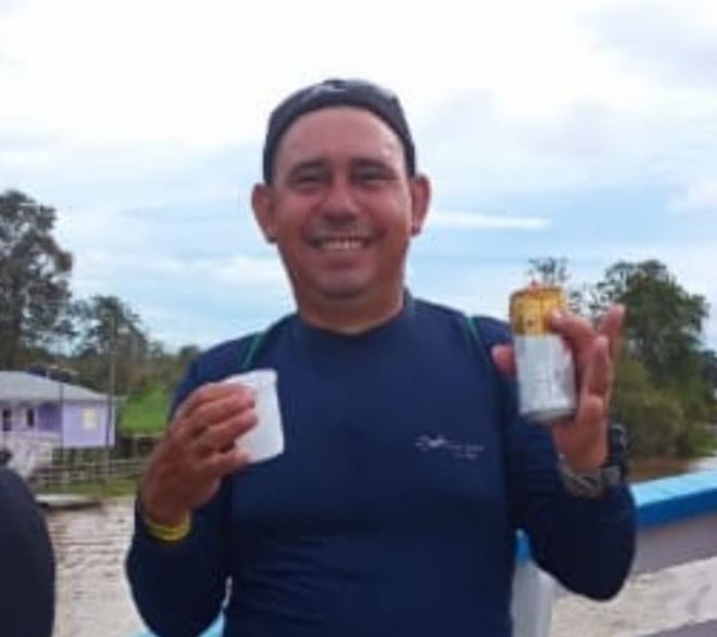 Homem morre ao cair de balsa ao voltar de passeio em Manaus