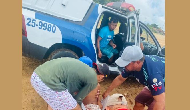 Jovem tem barriga perfurada ao pular em rio e se chocar com madeira no Amazonas