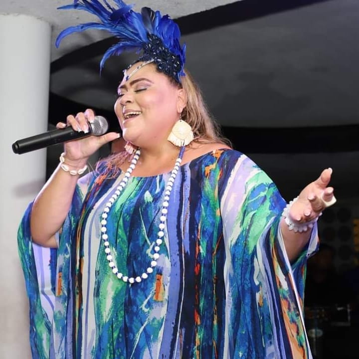 Boi Caprichoso presta apoio a Mara Lima, levantadora de toadas agredida por religioso