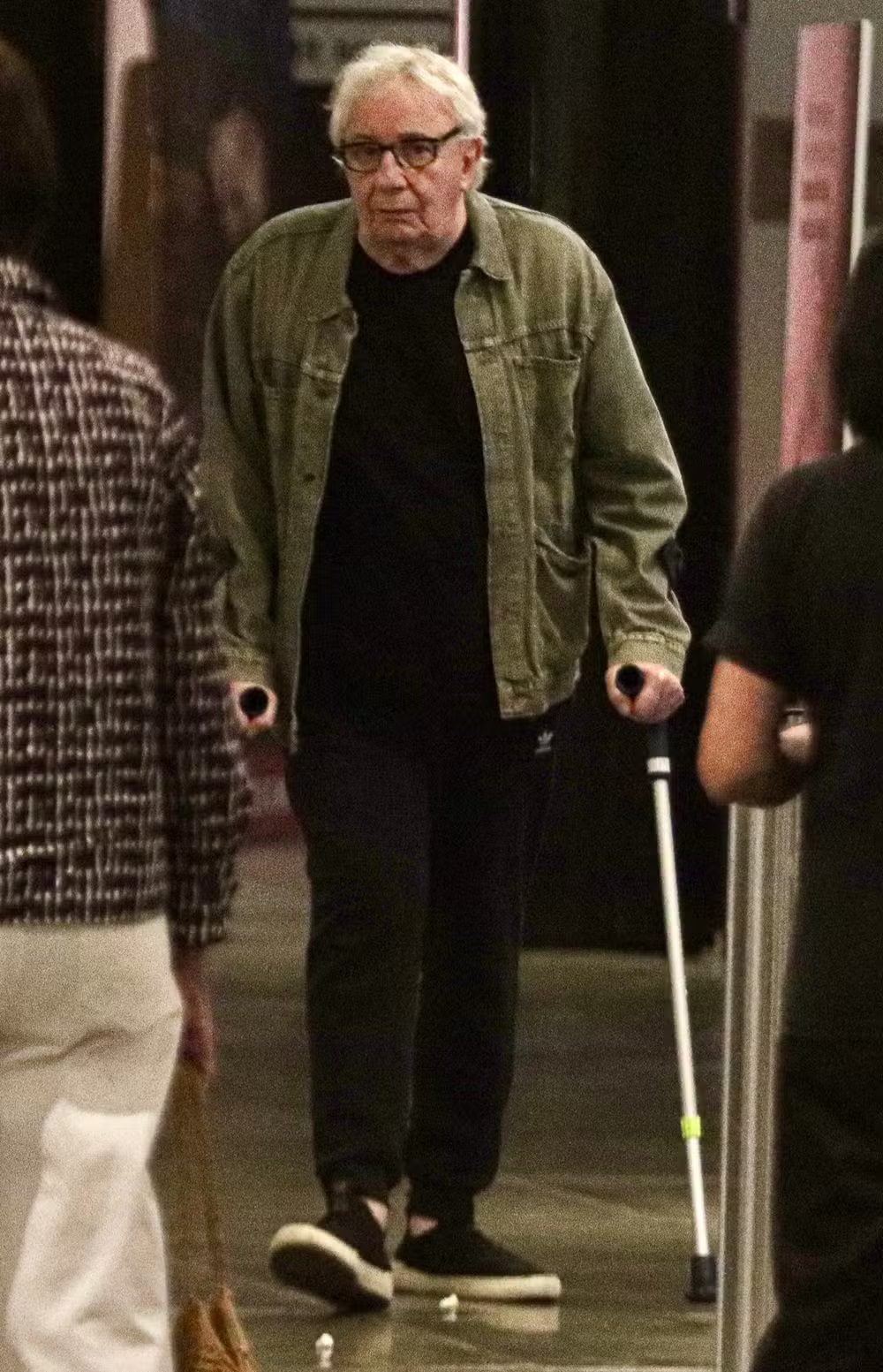 Marco Nanini é clicado no cinema com o marido após assistir 'Ainda Estou Aqui'; fotos