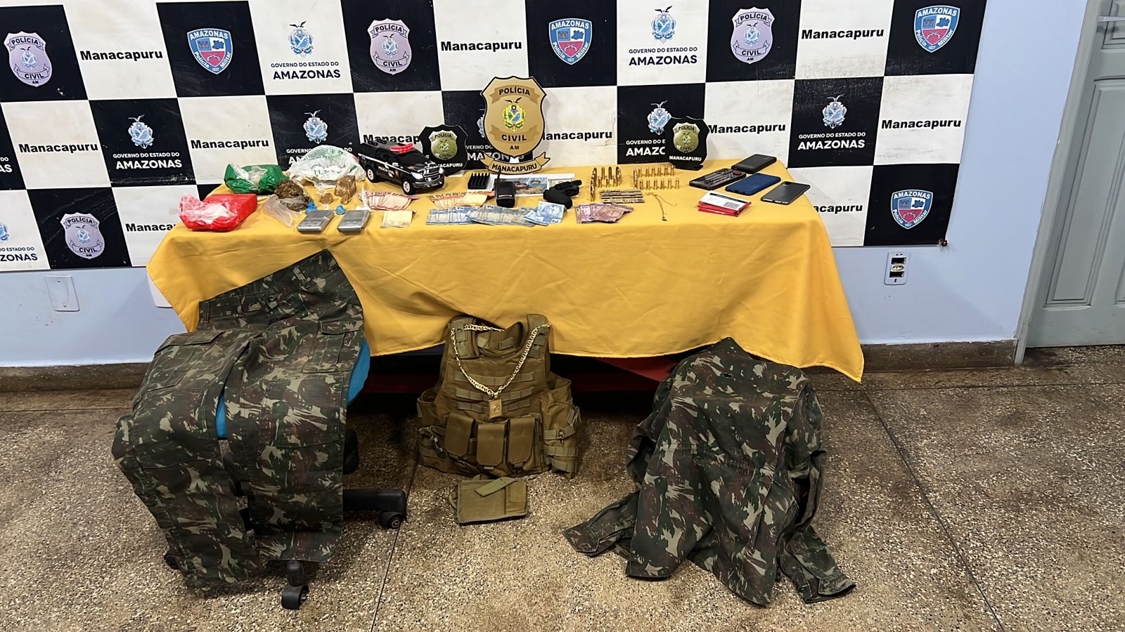 Suspeito de roubar R$ 14 mil em pix morre em troca de tiros com policiais no Amazonas