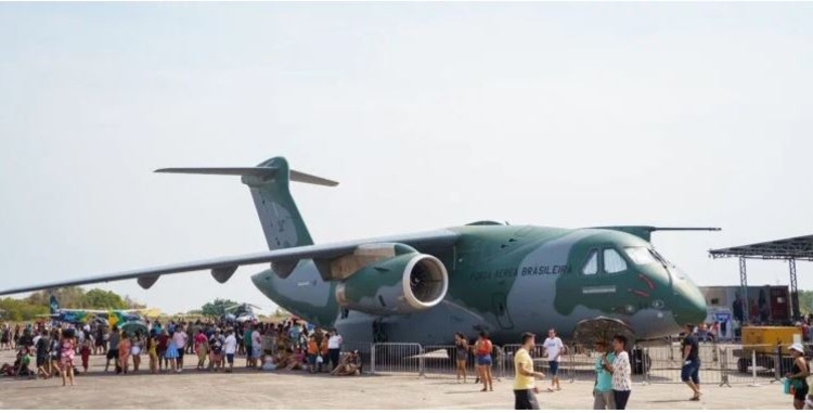 'Domingo Aéreo' agita Manaus com serviços e exposições de aeronaves