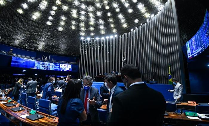 Após aprovar PEC, Senado vota hoje o Auxílio Emergencial 