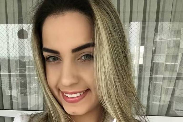 Dona de clínica se apresenta à polícia após morte de empresário que fez peeling de fenol
