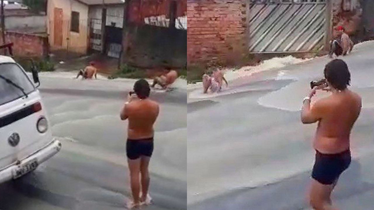 Moradores fazem ladeira de tobogã durante chuva em Manaus; vídeo