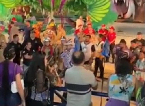 Brincantes da Flor Matizada sofrem fraturas após alegoria despencar durante Festival de Cirandas de Manacapuru