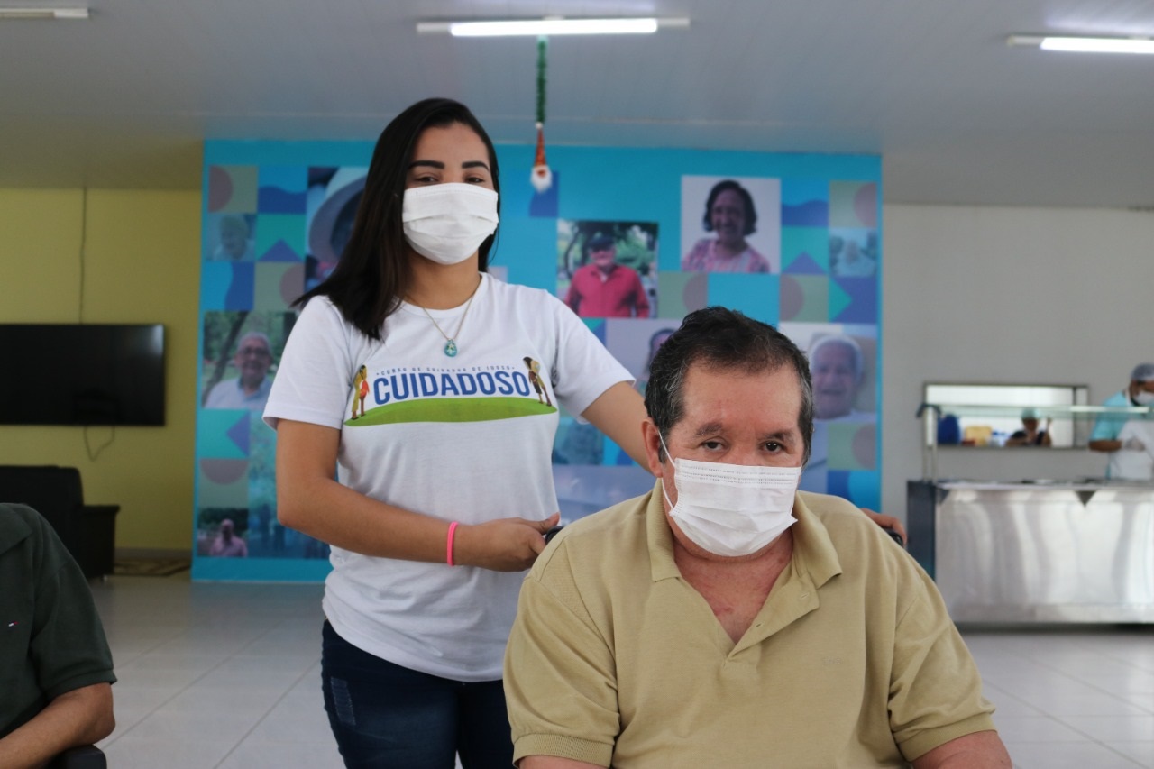 Pré-inscrições para curso de cuidador de idosos iniciam na segunda-feira em Manaus