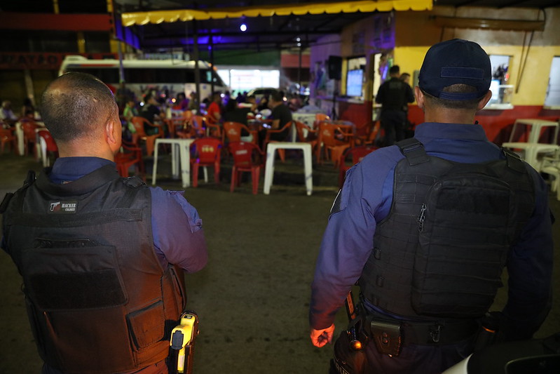 Bares são interditados durante operação contra poluição sonora em Manaus