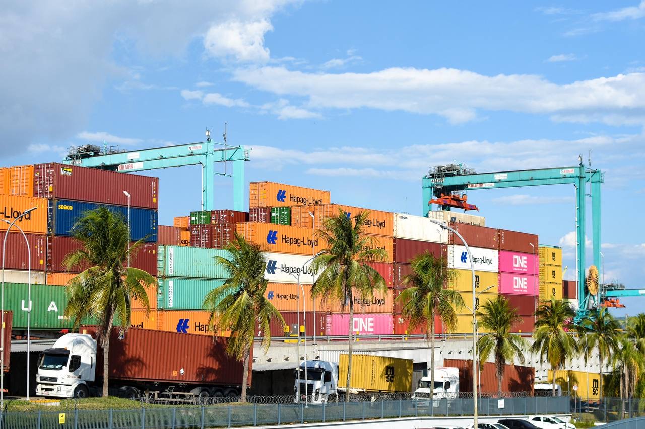 Transportadoras de carga são notificadas por aumento precoce na "taxa de pouca água”