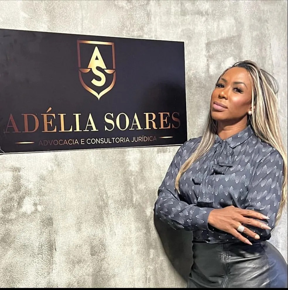 Advogada de Deolane, ex-BBB Adélia Soares é indiciada no DF por associação criminosa 