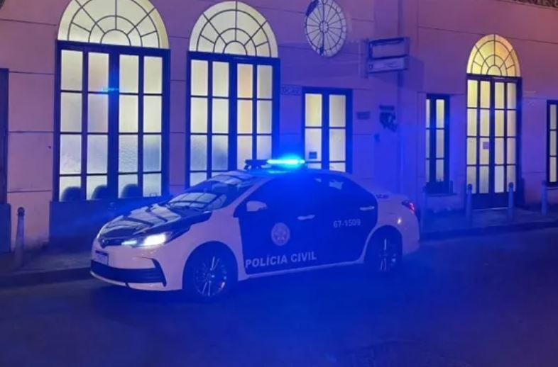 Adolescentes são apreendidos por estuprar e obrigar garotas a se automutilarem na internet